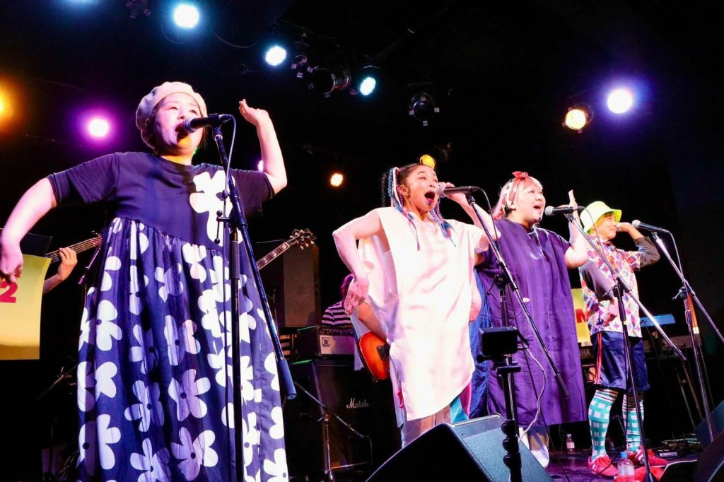 自転車に乗って、