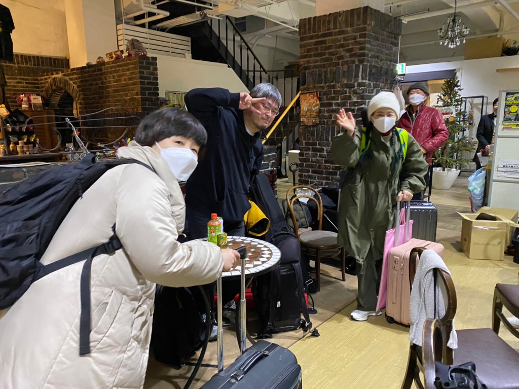 一足先に退散！